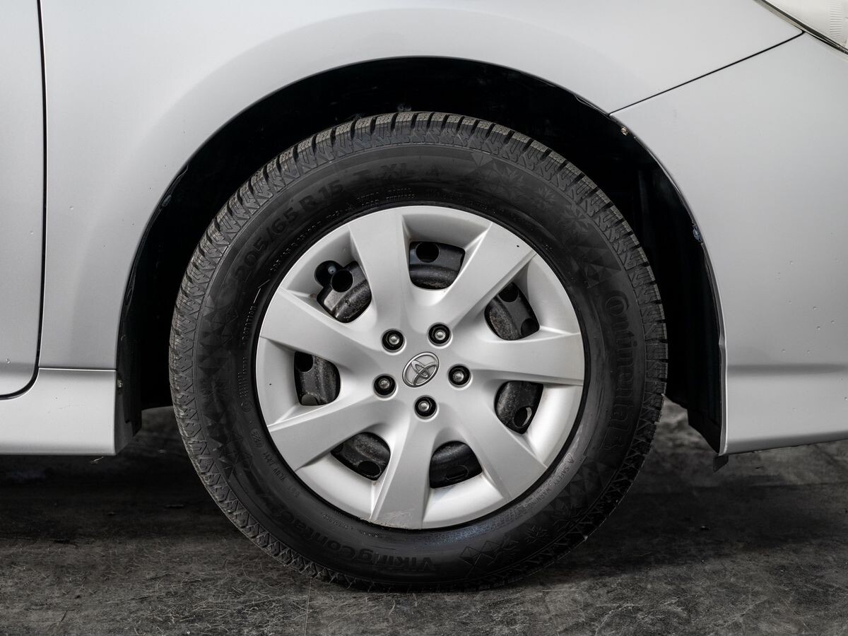 Toyota Wish 2009 - фото автомобиля