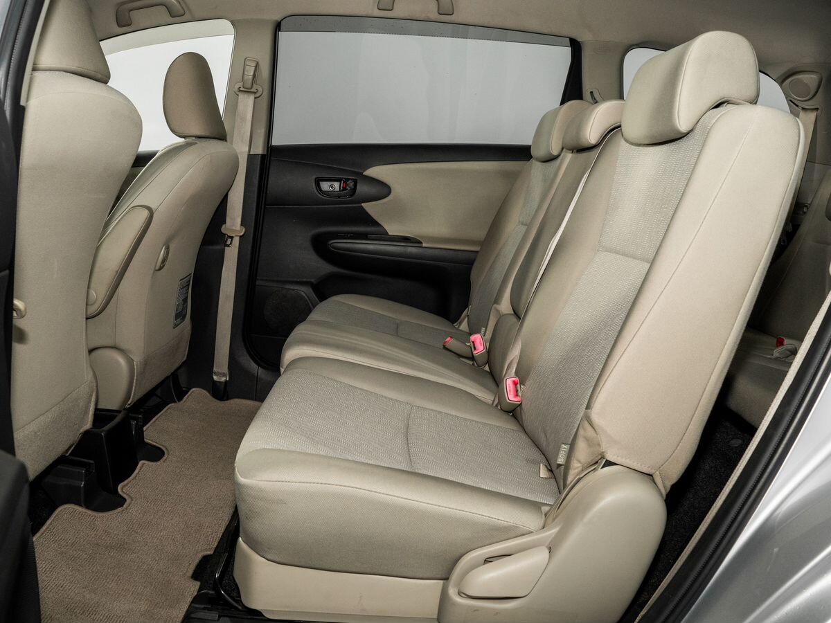 Toyota Wish 2009 - фото автомобиля