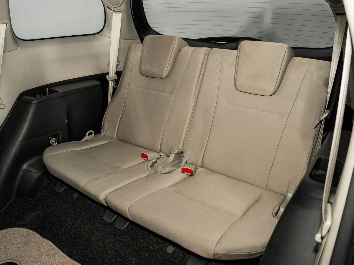 Toyota Wish 2009 - фото автомобиля