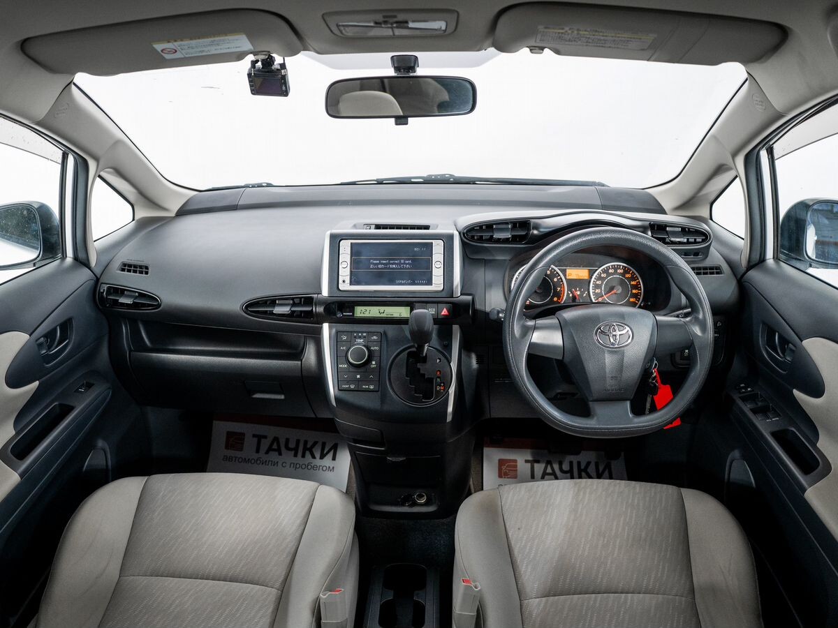 Toyota Wish 2009 - фото автомобиля