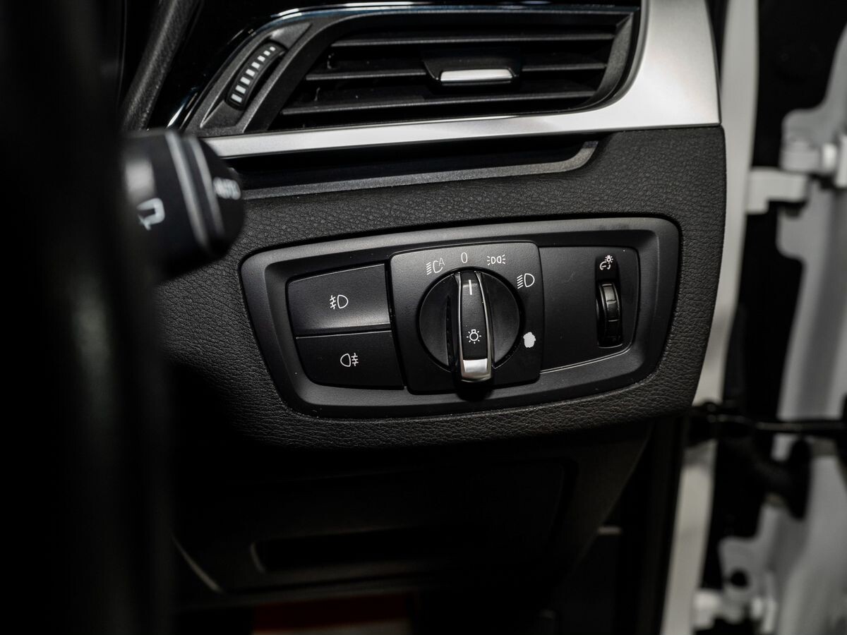 BMW X1 2016 - фото автомобиля