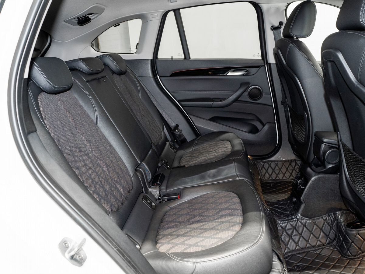 BMW X1 2016 - фото автомобиля
