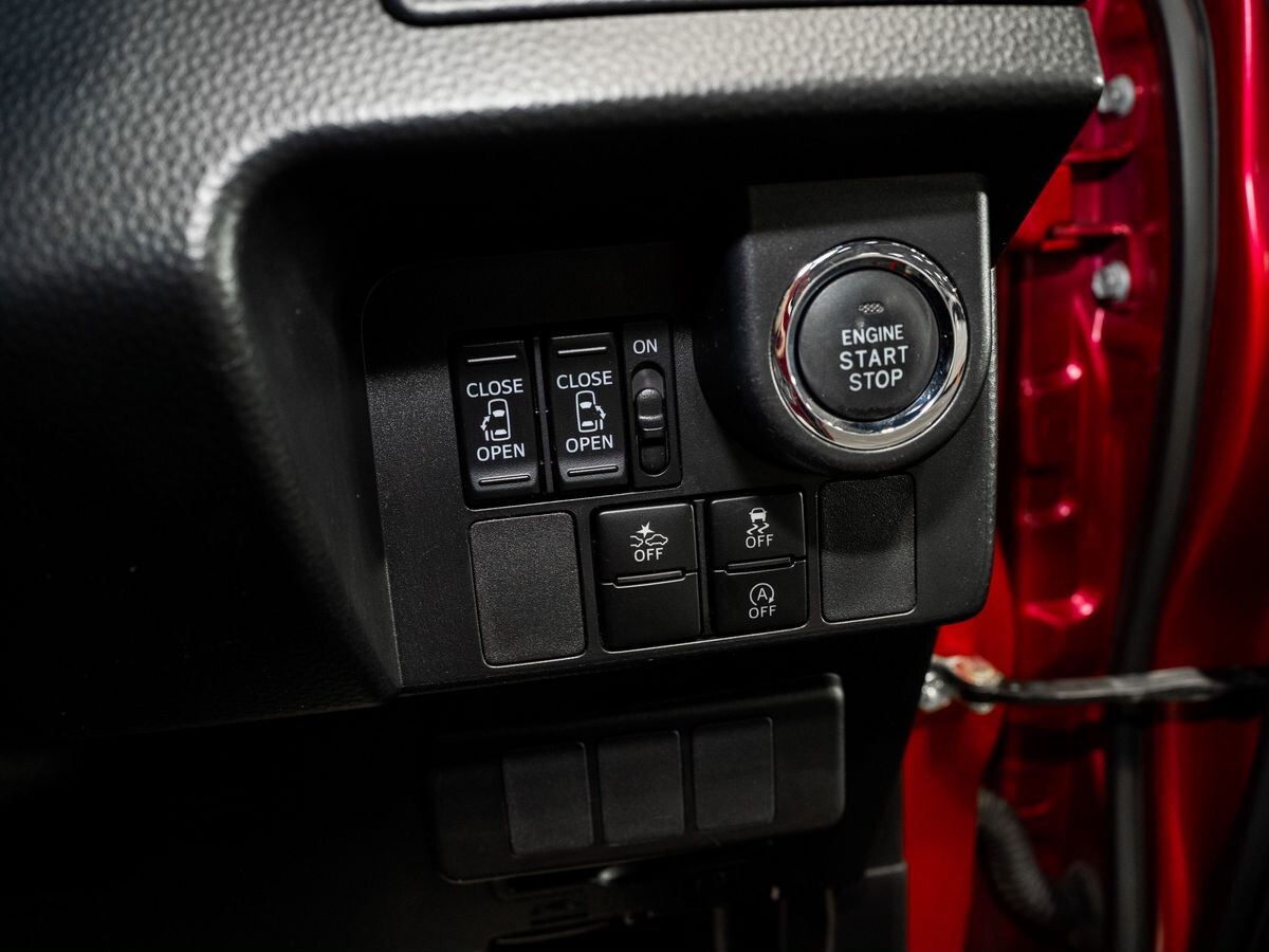 Toyota Roomy 2018 - фото автомобиля