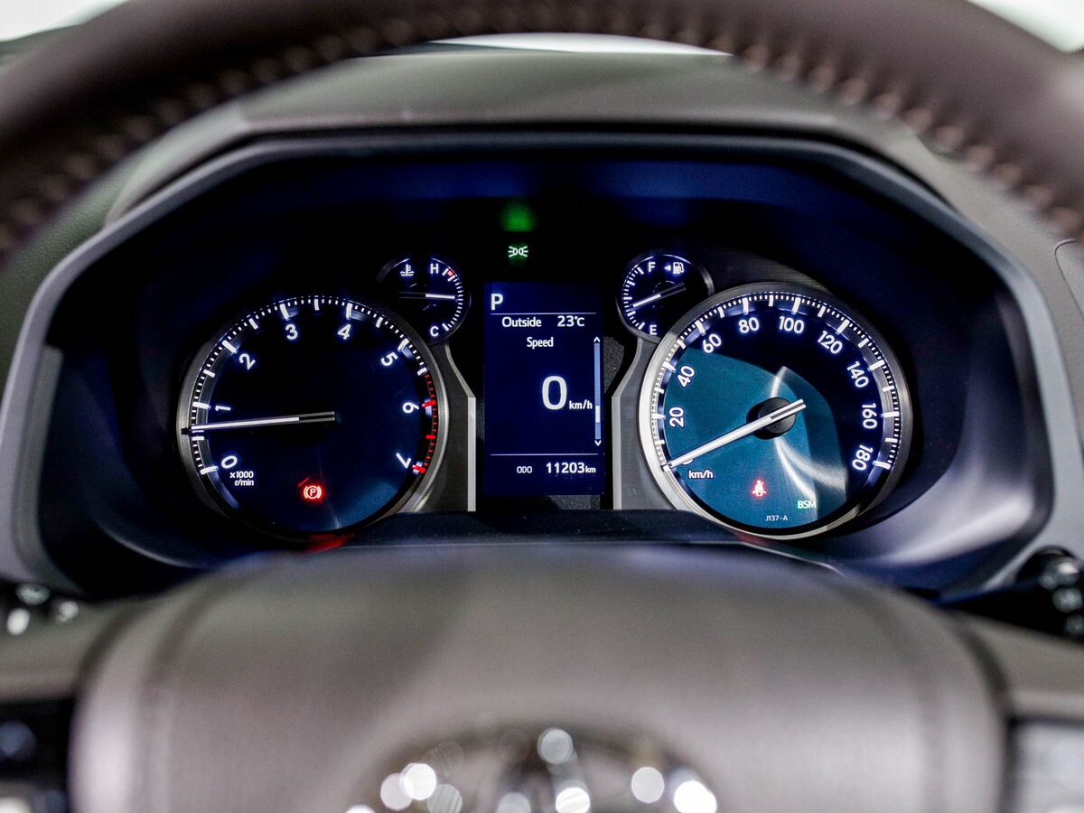 Toyota Land Cruiser Prado 2023 - фото автомобиля