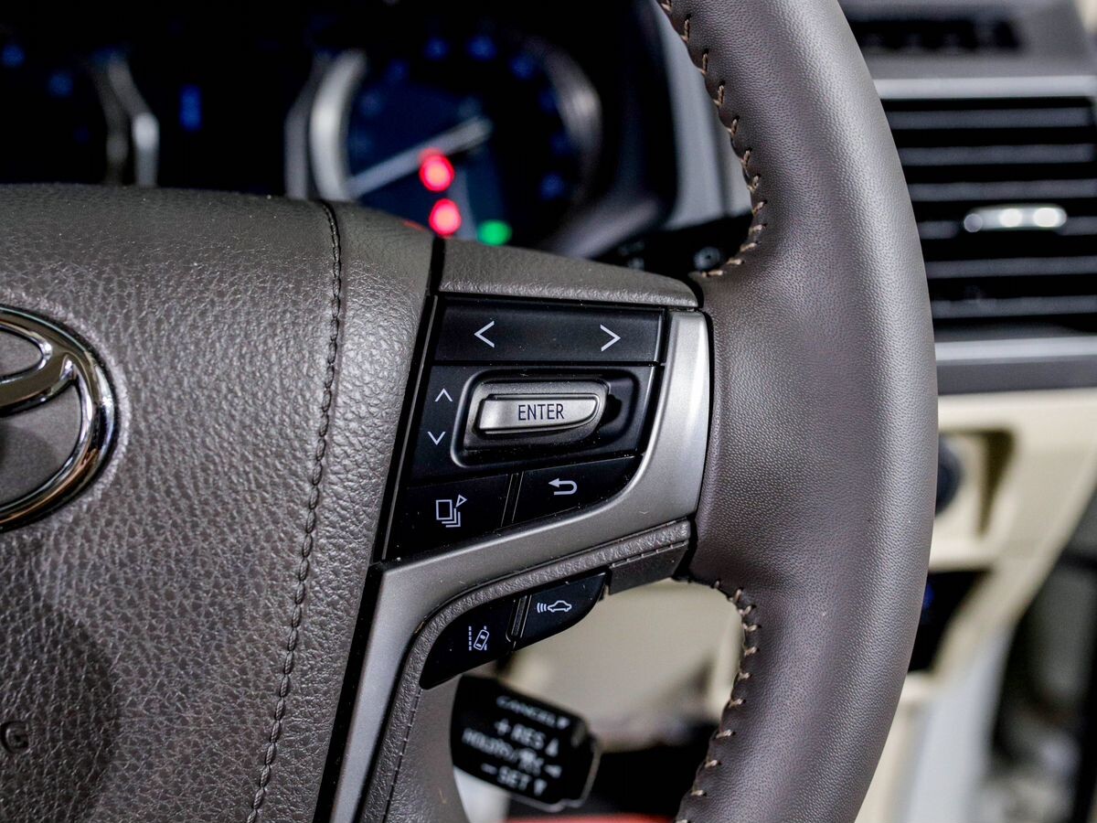 Toyota Land Cruiser Prado 2023 - фото автомобиля