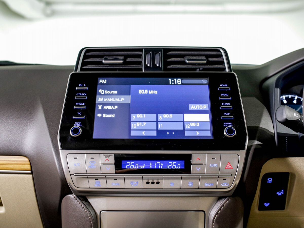 Toyota Land Cruiser Prado 2023 - фото автомобиля