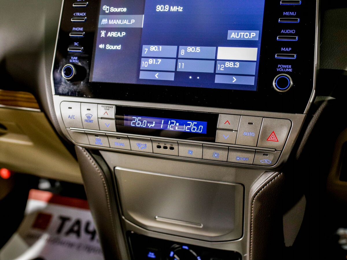 Toyota Land Cruiser Prado 2023 - фото автомобиля