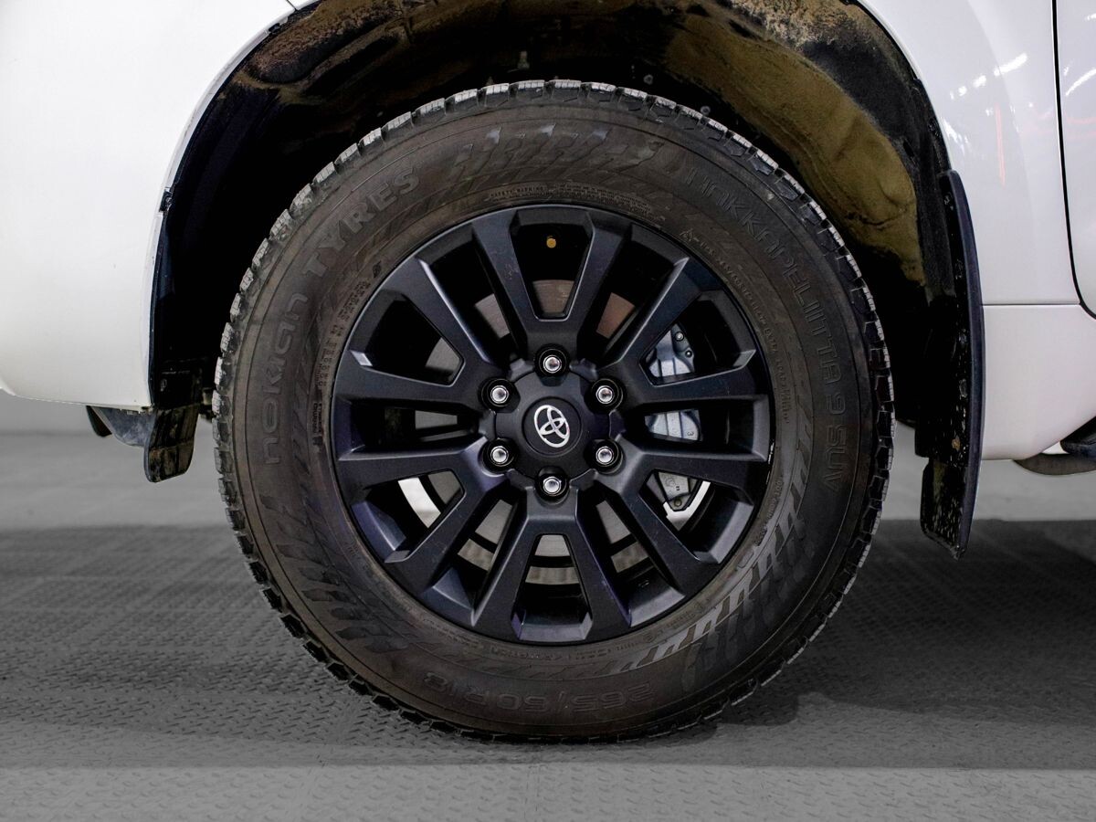 Toyota Land Cruiser Prado 2023 - фото автомобиля
