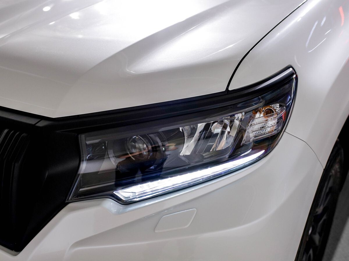 Toyota Land Cruiser Prado 2023 - фото автомобиля