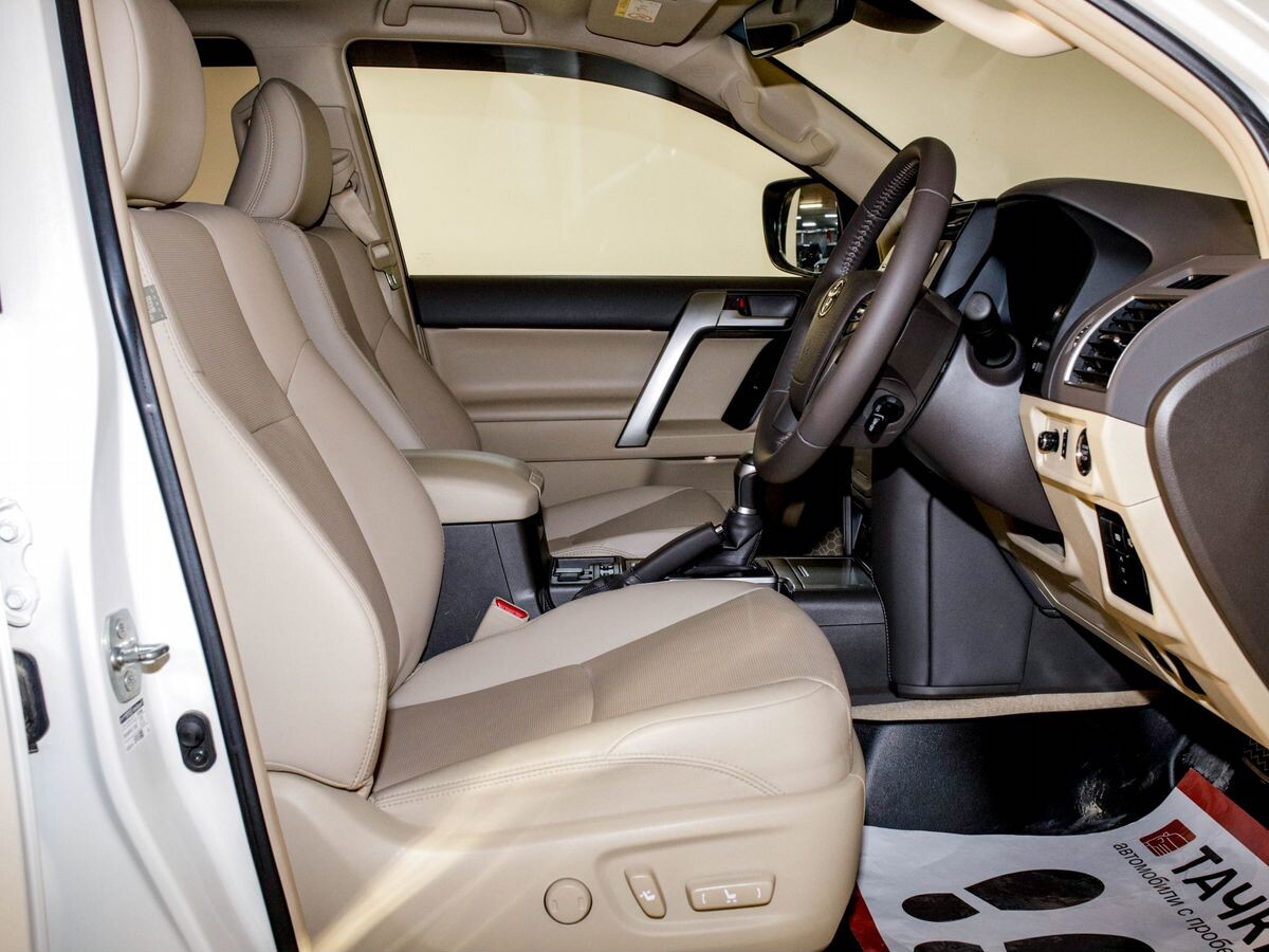 Toyota Land Cruiser Prado 2023 - фото автомобиля