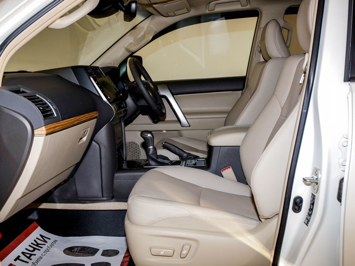 Toyota Land Cruiser Prado 2023 - фото автомобиля
