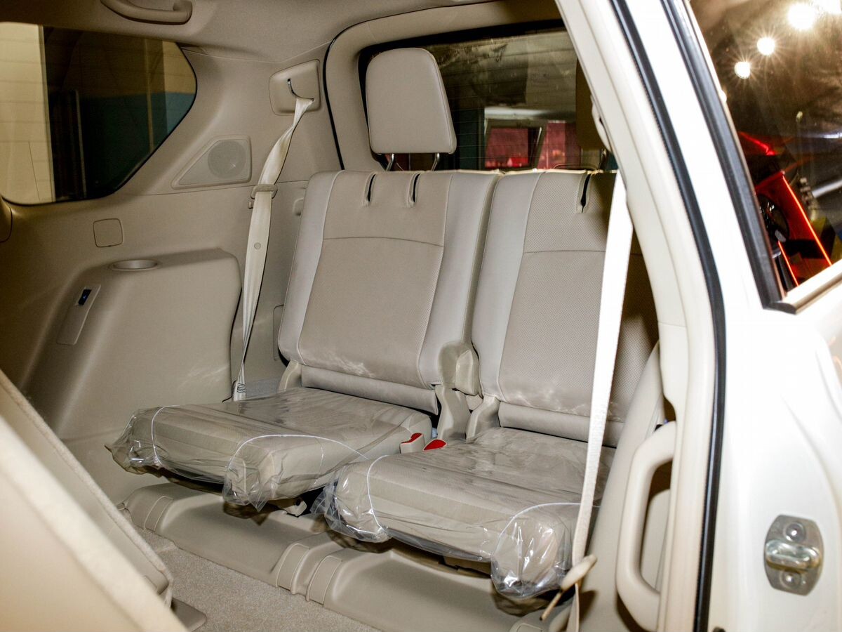 Toyota Land Cruiser Prado 2023 - фото автомобиля