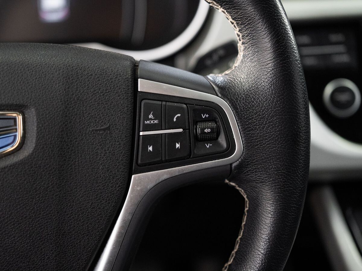 Geely Atlas 2021 - фото автомобиля