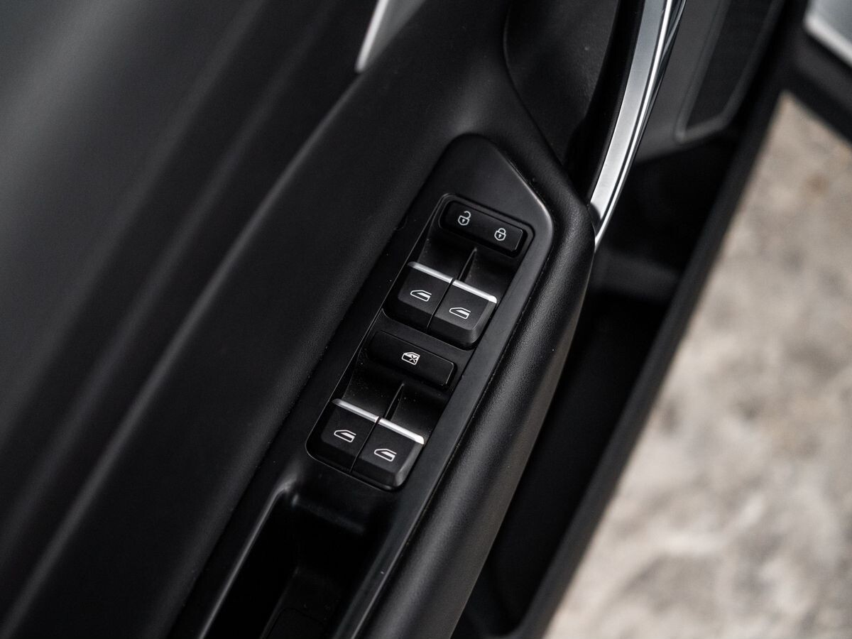 Geely Atlas 2021 - фото автомобиля