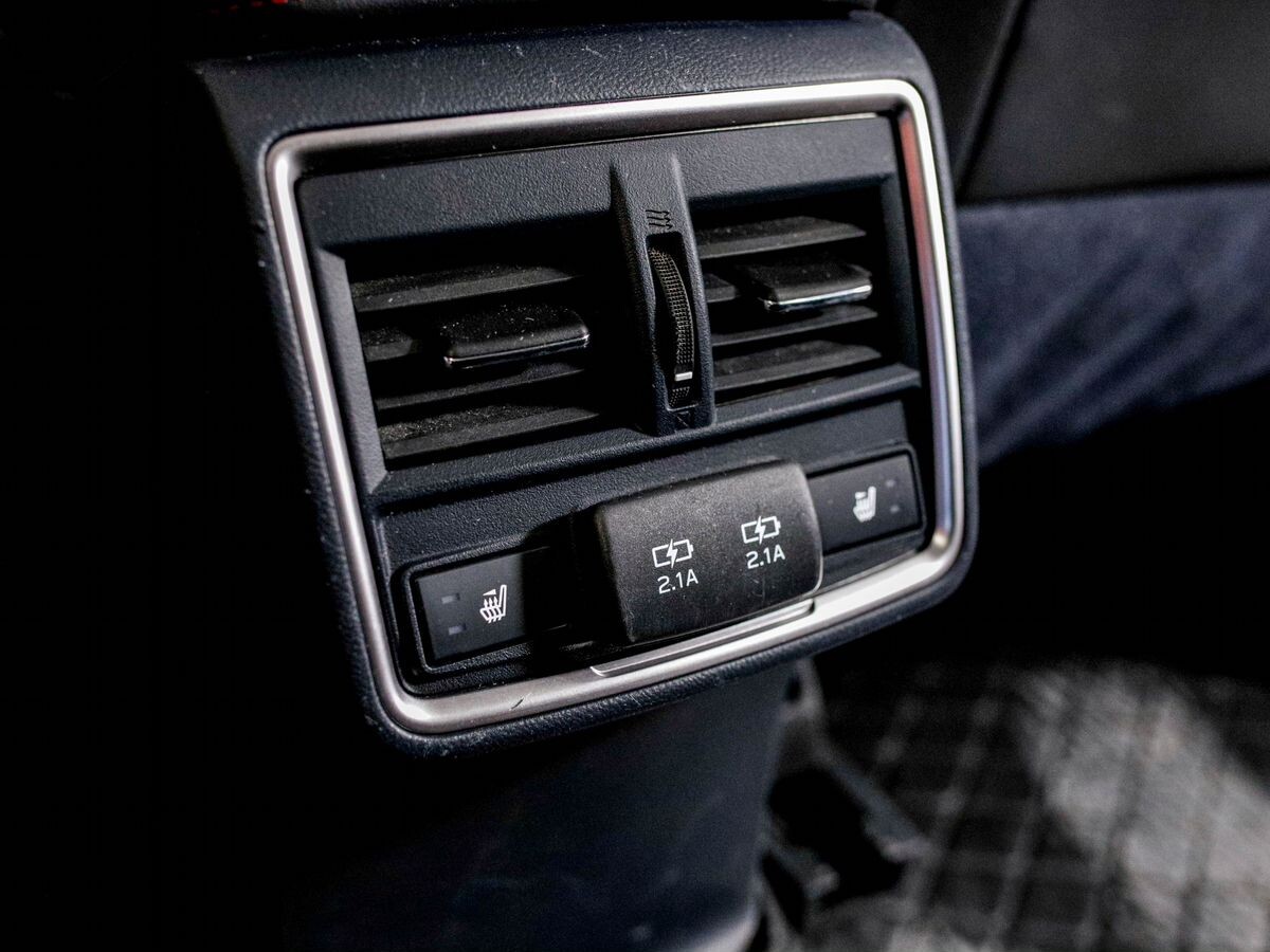 Subaru Forester 2019 - фото автомобиля