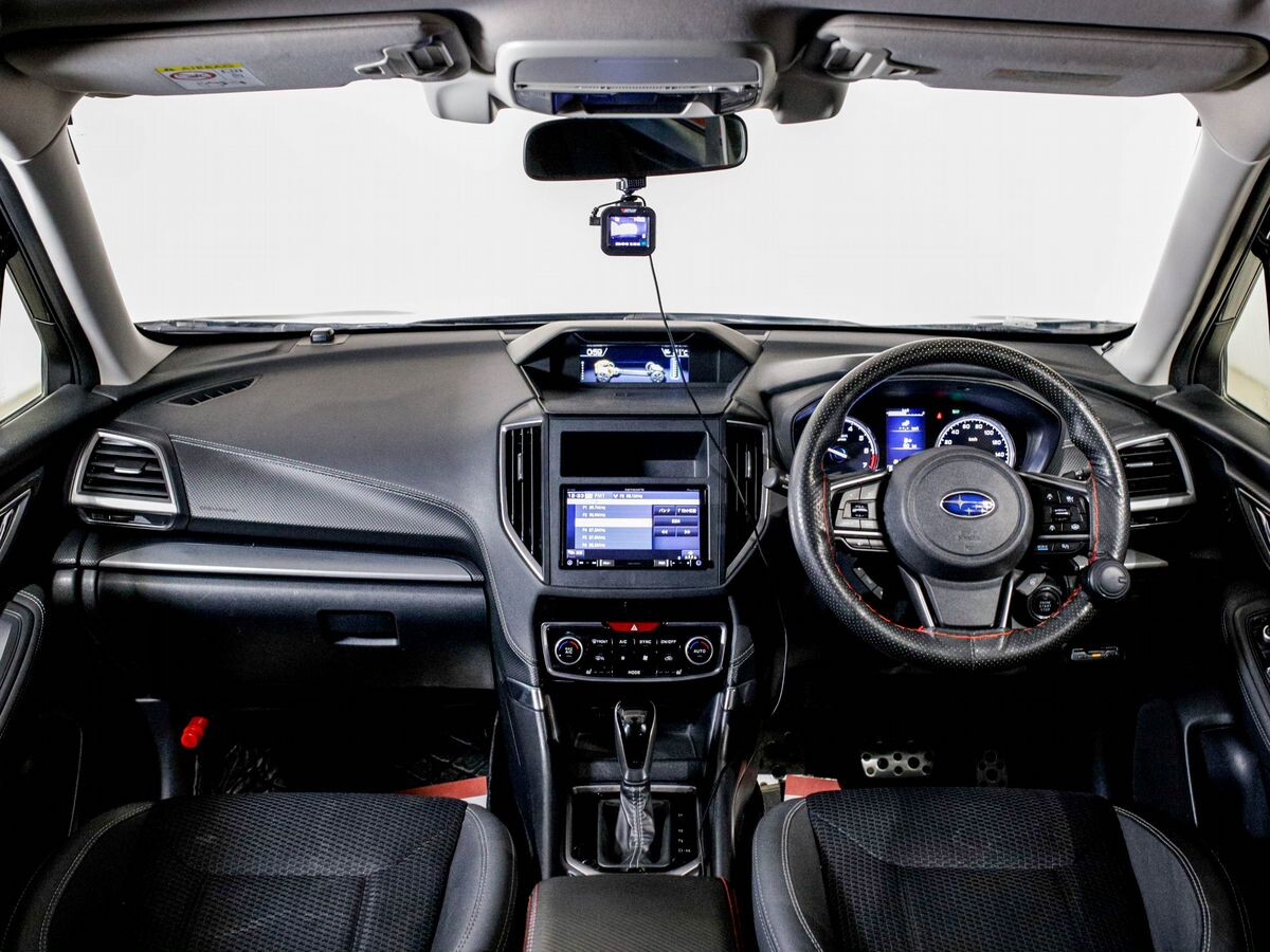Subaru Forester 2019 - фото автомобиля