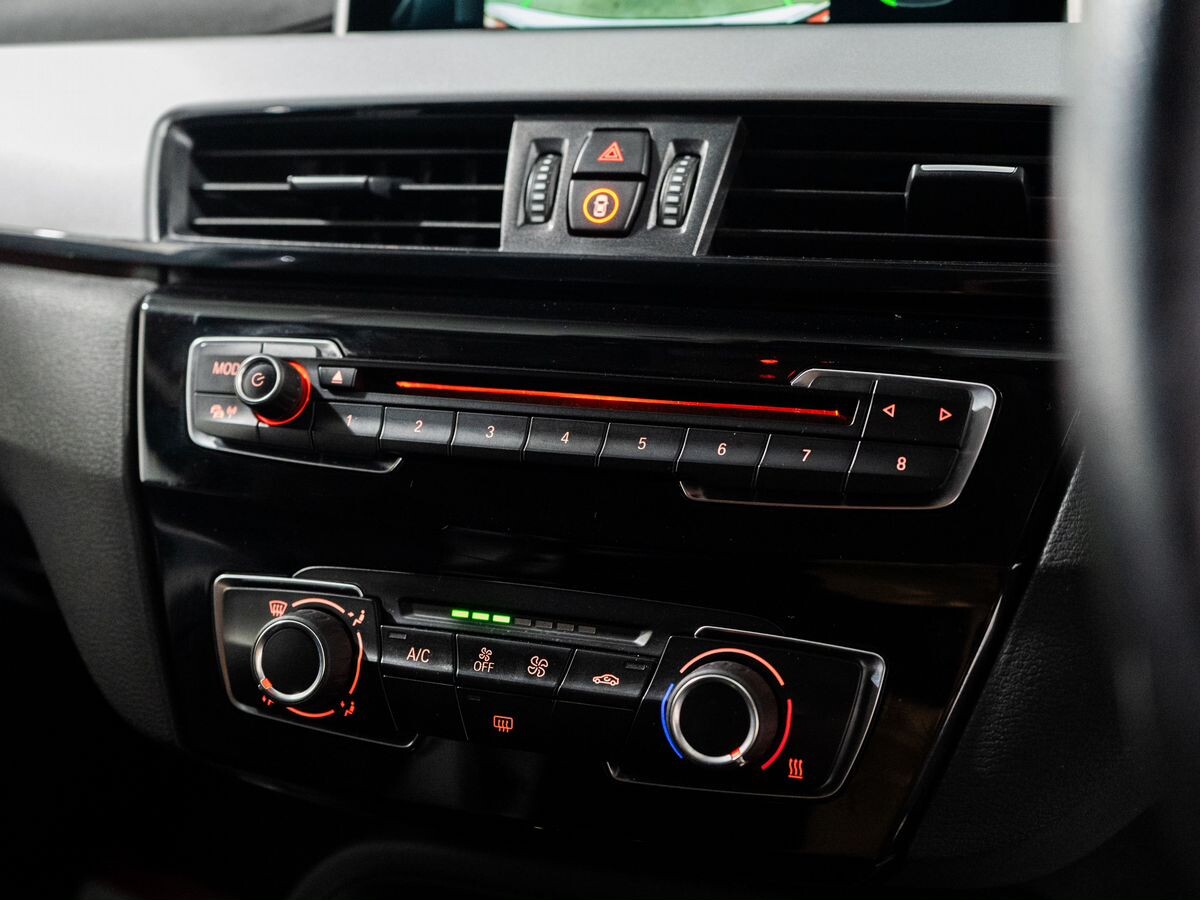 BMW X1 2015 - фото автомобиля