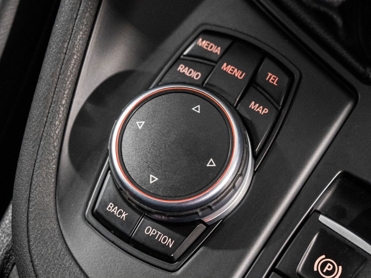 BMW X1 2015 - фото автомобиля