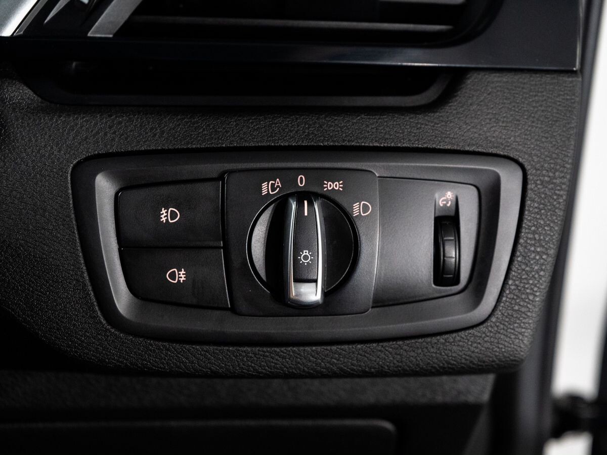 BMW X1 2015 - фото автомобиля