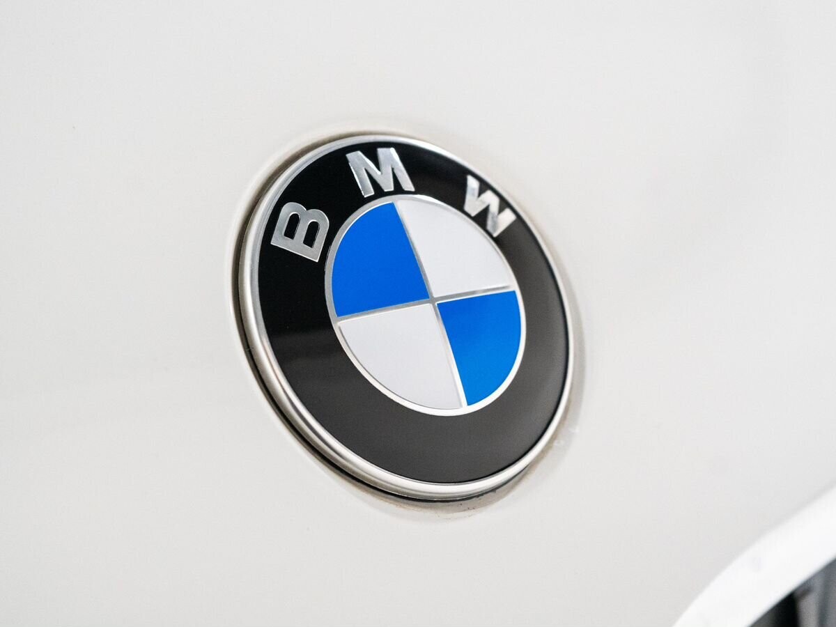 BMW X1 2015 - фото автомобиля