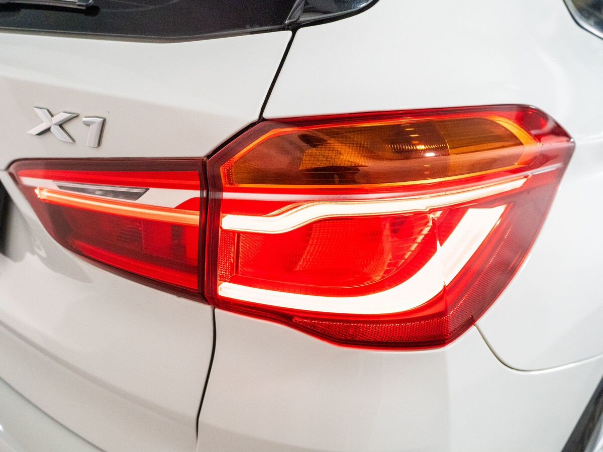 BMW X1 2015 - фото автомобиля