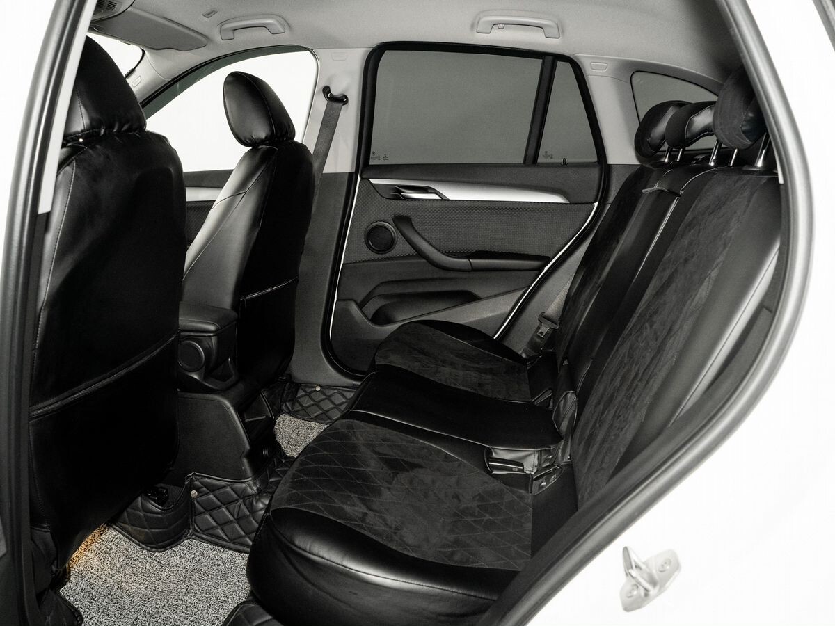 BMW X1 2015 - фото автомобиля