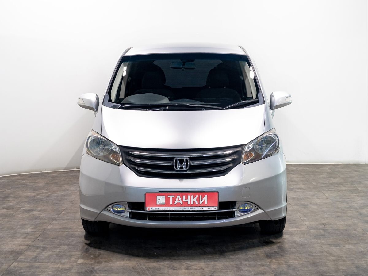 Honda Freed 2010 - фото автомобиля