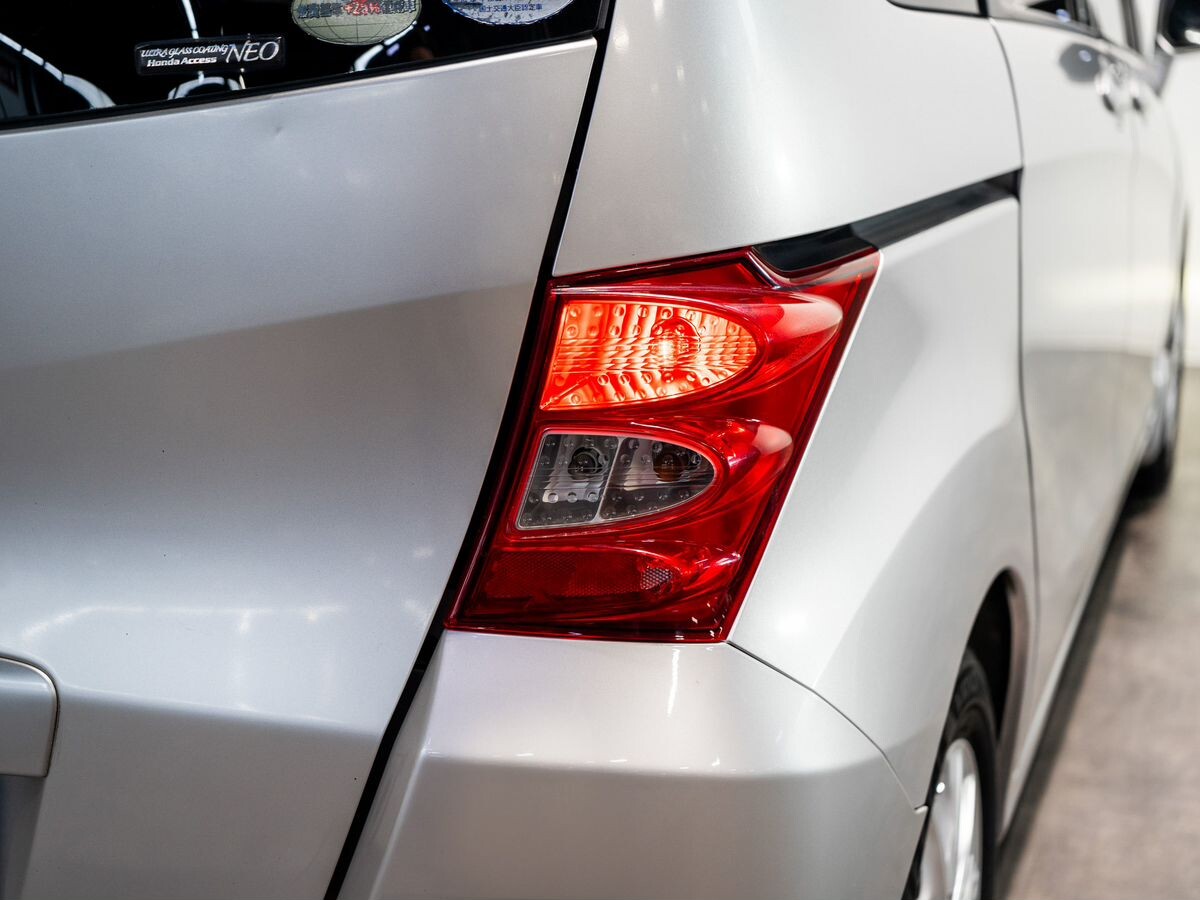 Honda Freed 2010 - фото автомобиля