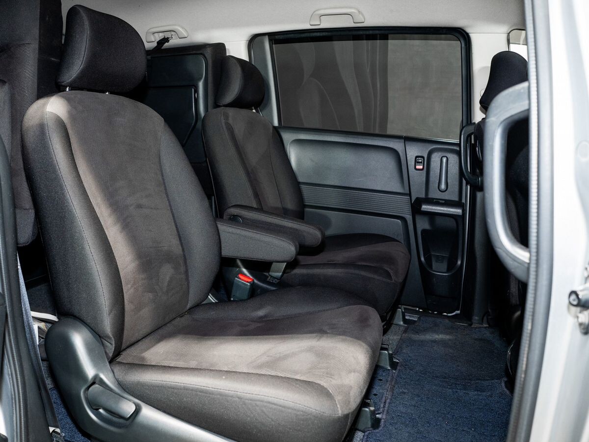 Honda Freed 2010 - фото автомобиля