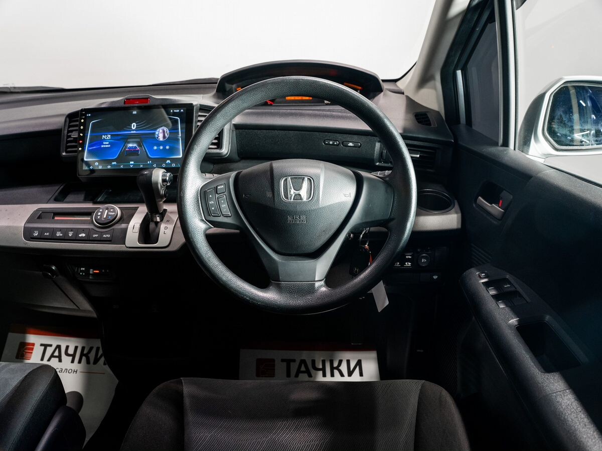Honda Freed 2010 - фото автомобиля