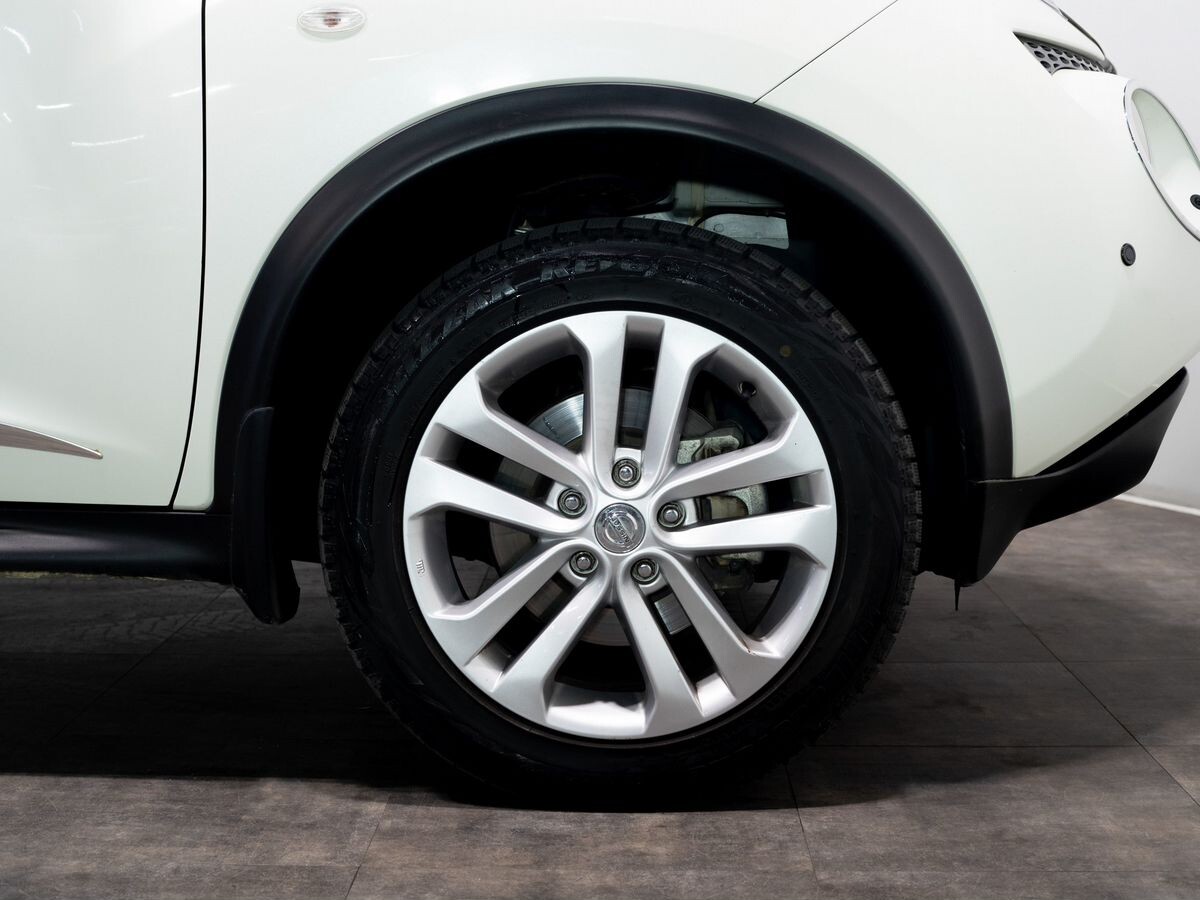 Nissan Juke 2011 - фото автомобиля