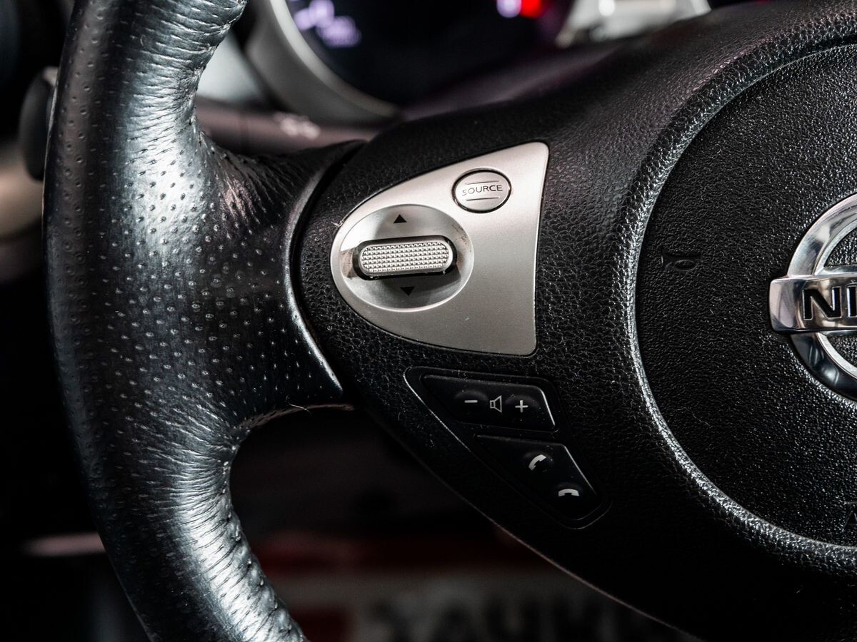 Nissan Juke 2011 - фото автомобиля