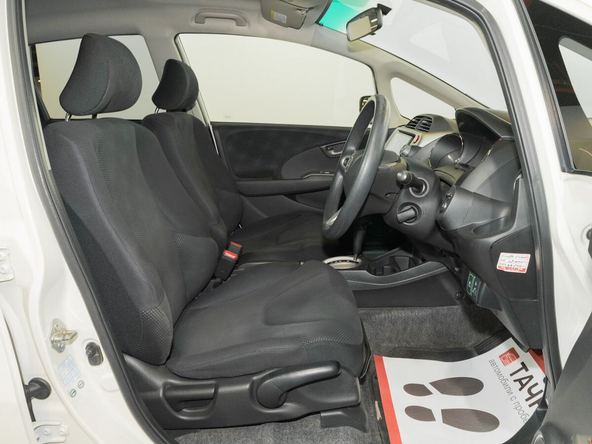 Honda Fit 2013 - фото автомобиля