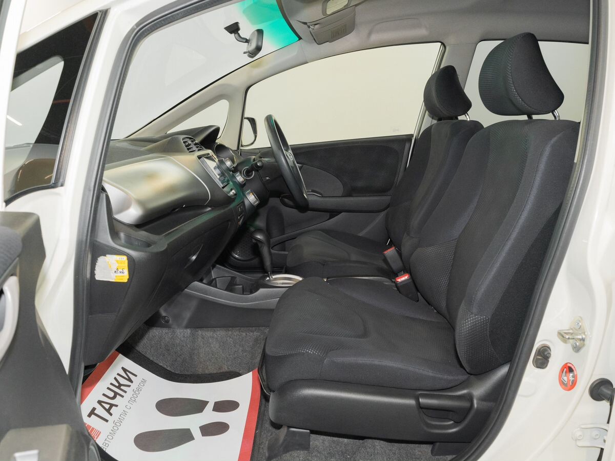 Honda Fit 2013 - фото автомобиля
