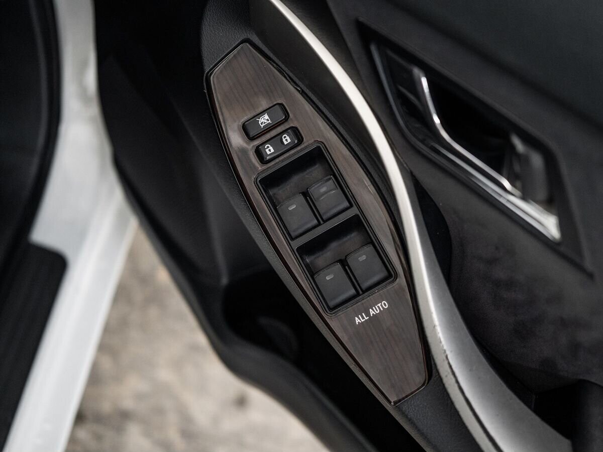 Toyota Premio 2017 - фото автомобиля