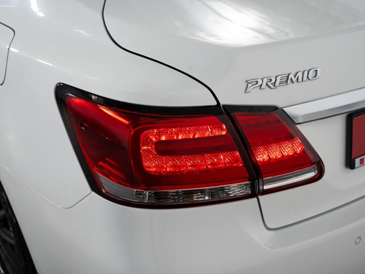 Toyota Premio 2017 - фото автомобиля