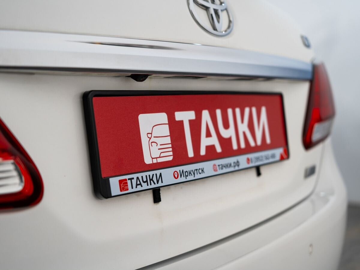 Toyota Premio 2017 - фото автомобиля