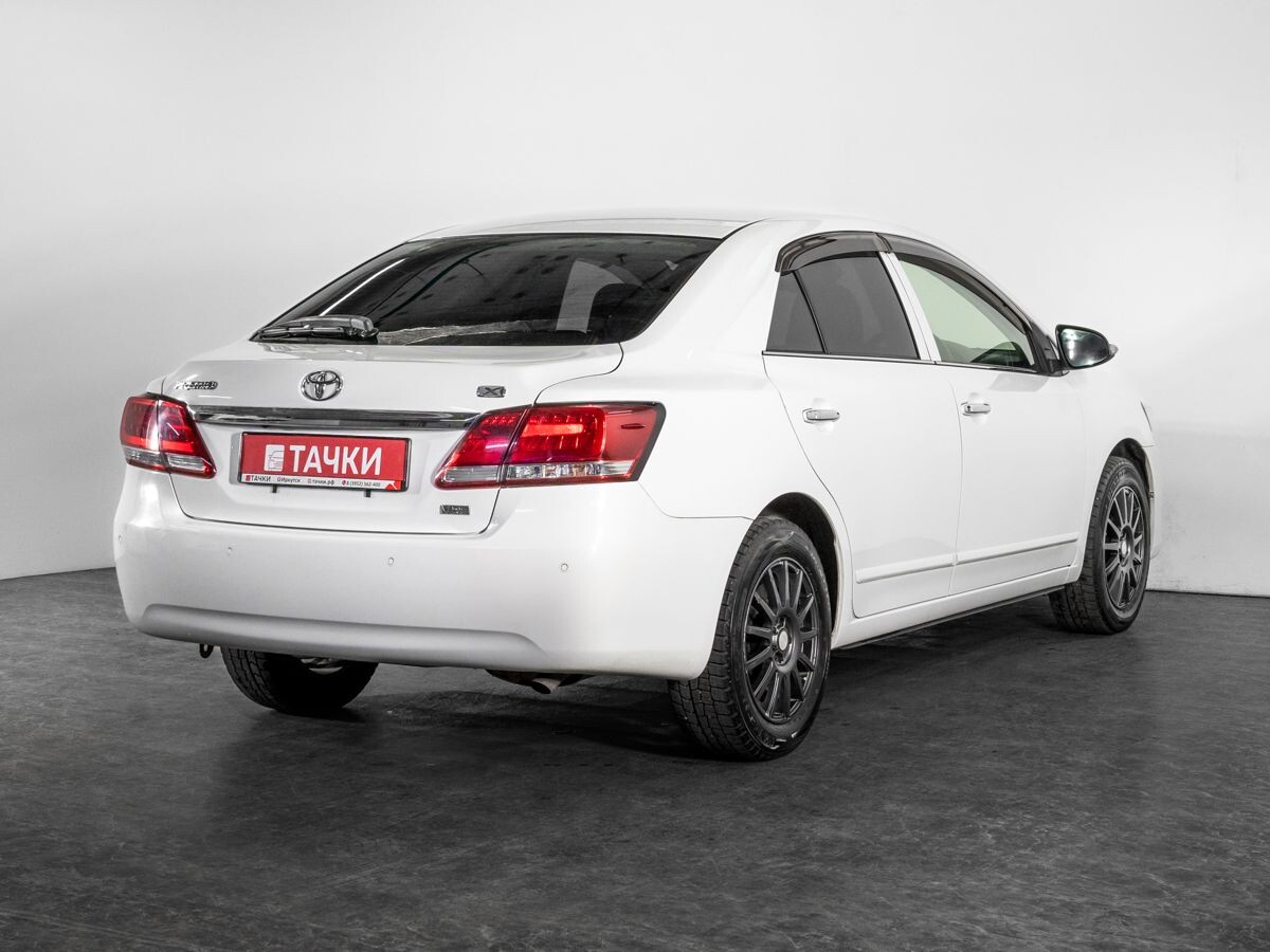Toyota Premio 2017 - фото автомобиля