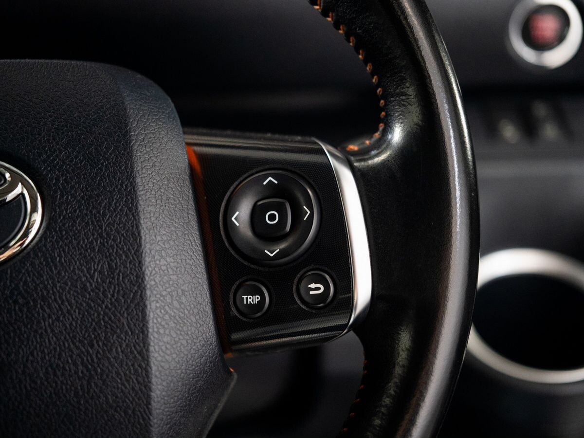 Toyota Sienta 2018 - фото автомобиля