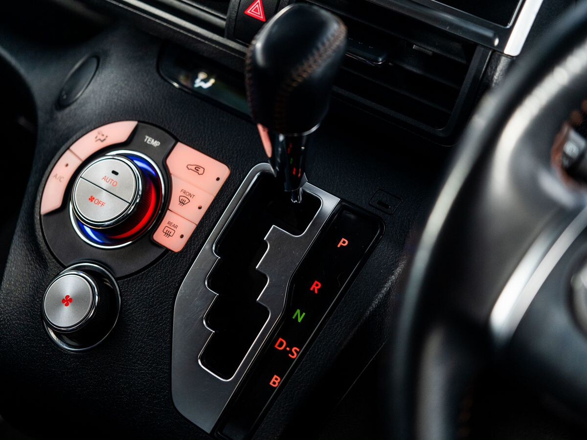 Toyota Sienta 2018 - фото автомобиля