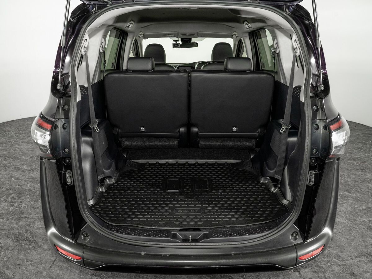 Toyota Sienta 2018 - фото автомобиля