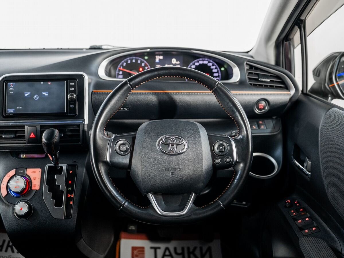 Toyota Sienta 2018 - фото автомобиля
