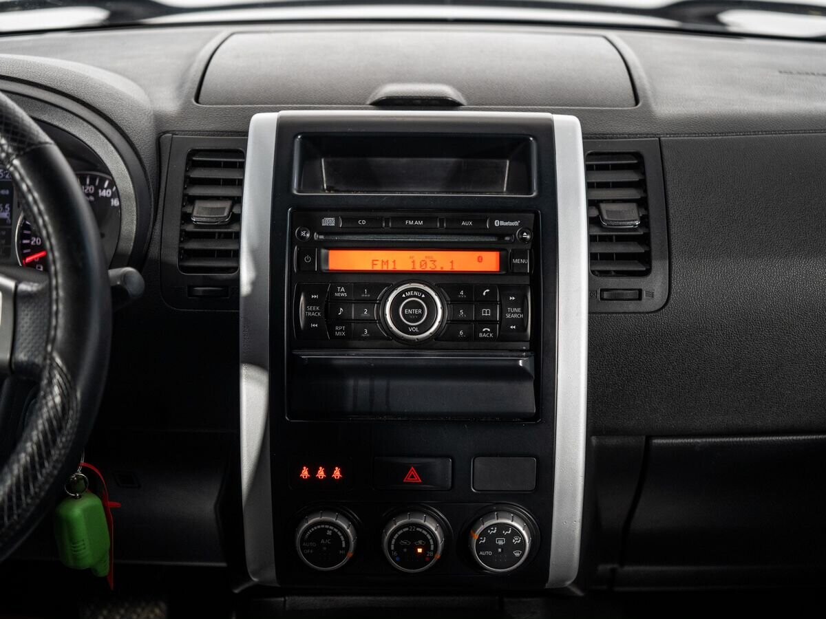 Nissan X-Trail 2011 - фото автомобиля