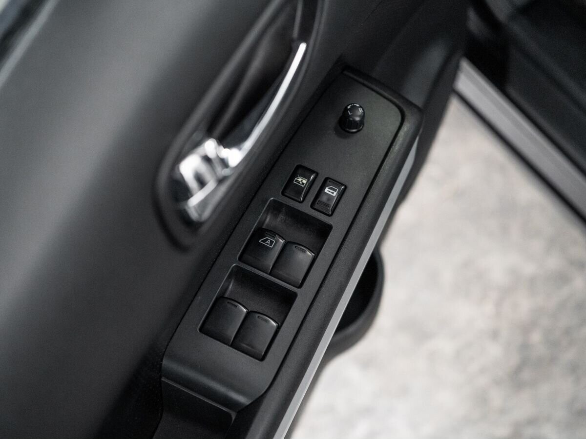 Nissan X-Trail 2011 - фото автомобиля