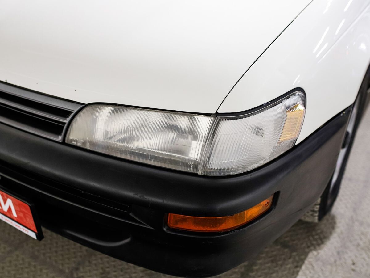 Toyota Corolla 2000 - фото автомобиля