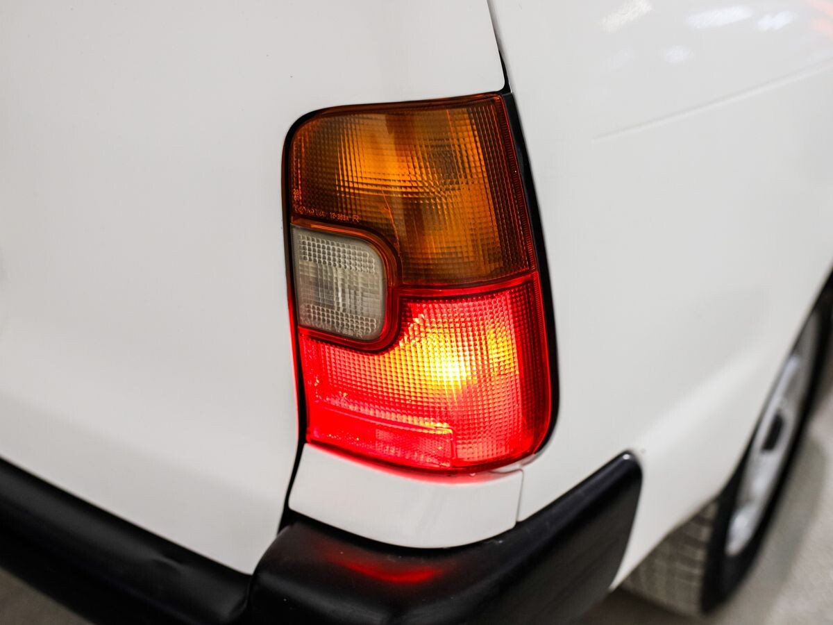 Toyota Corolla 2000 - фото автомобиля
