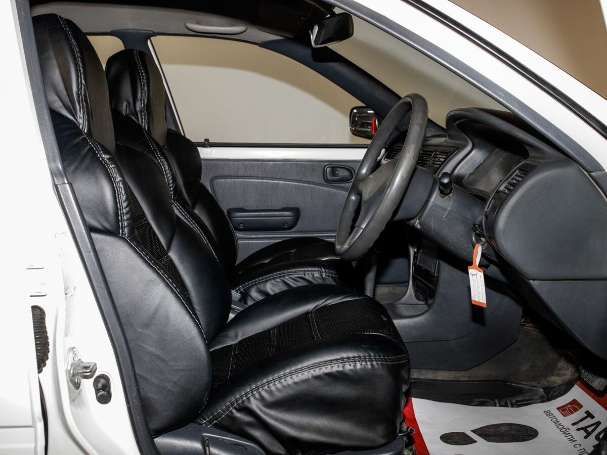 Toyota Corolla 2000 - фото автомобиля