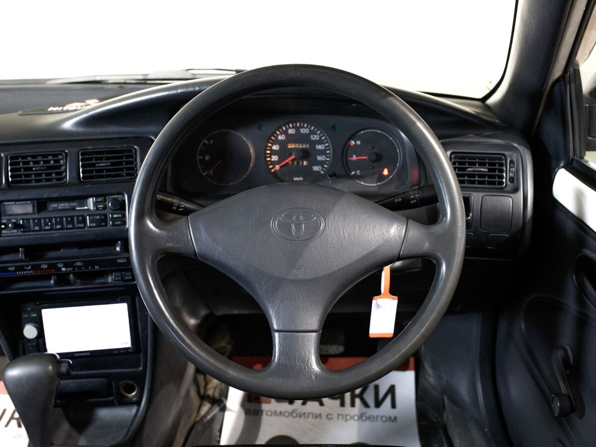 Toyota Corolla 2000 - фото автомобиля