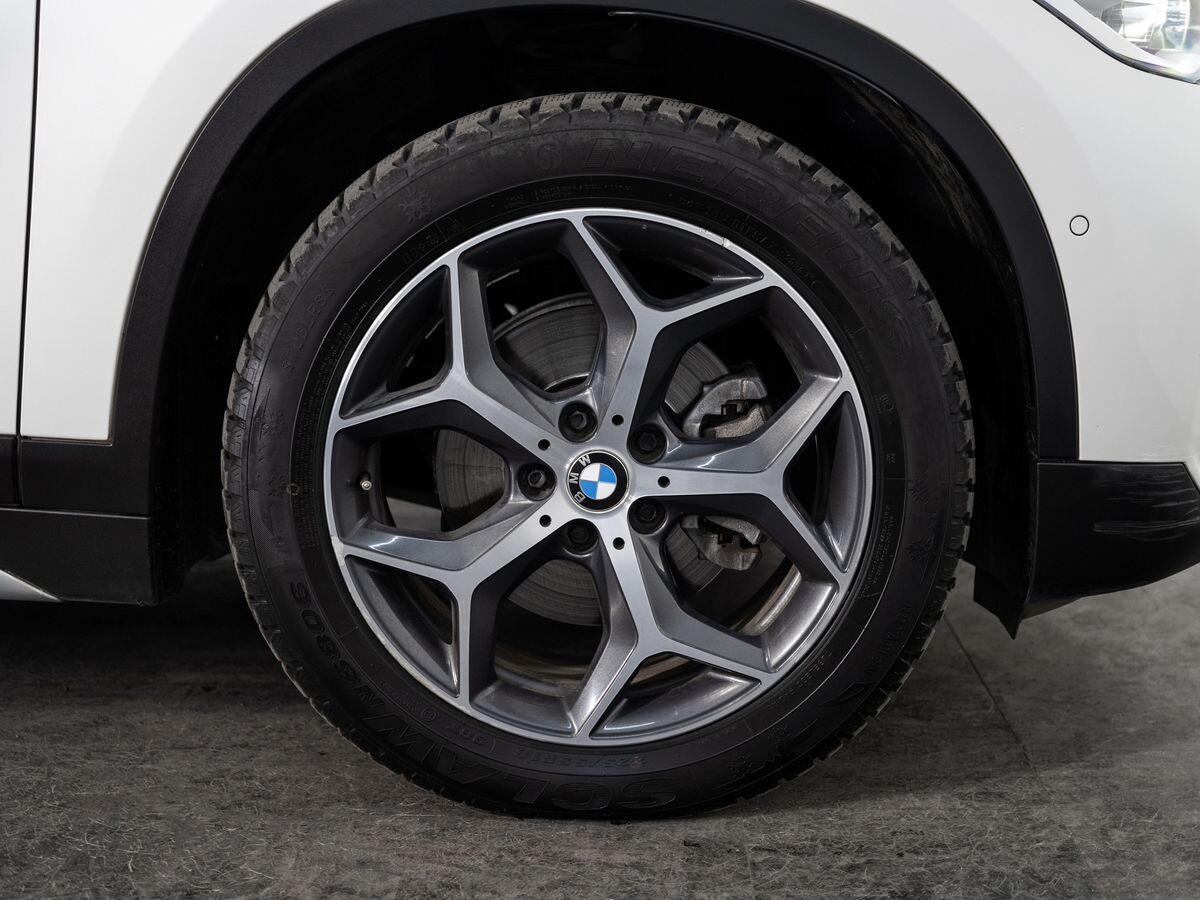 BMW X1 2017 - фото автомобиля