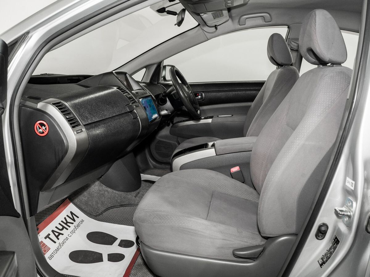 Toyota Prius 2011 - фото автомобиля
